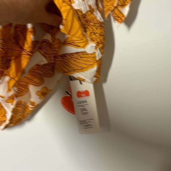 Short cropped, size  2XL, with shoulder ties - Picture 6 of 6